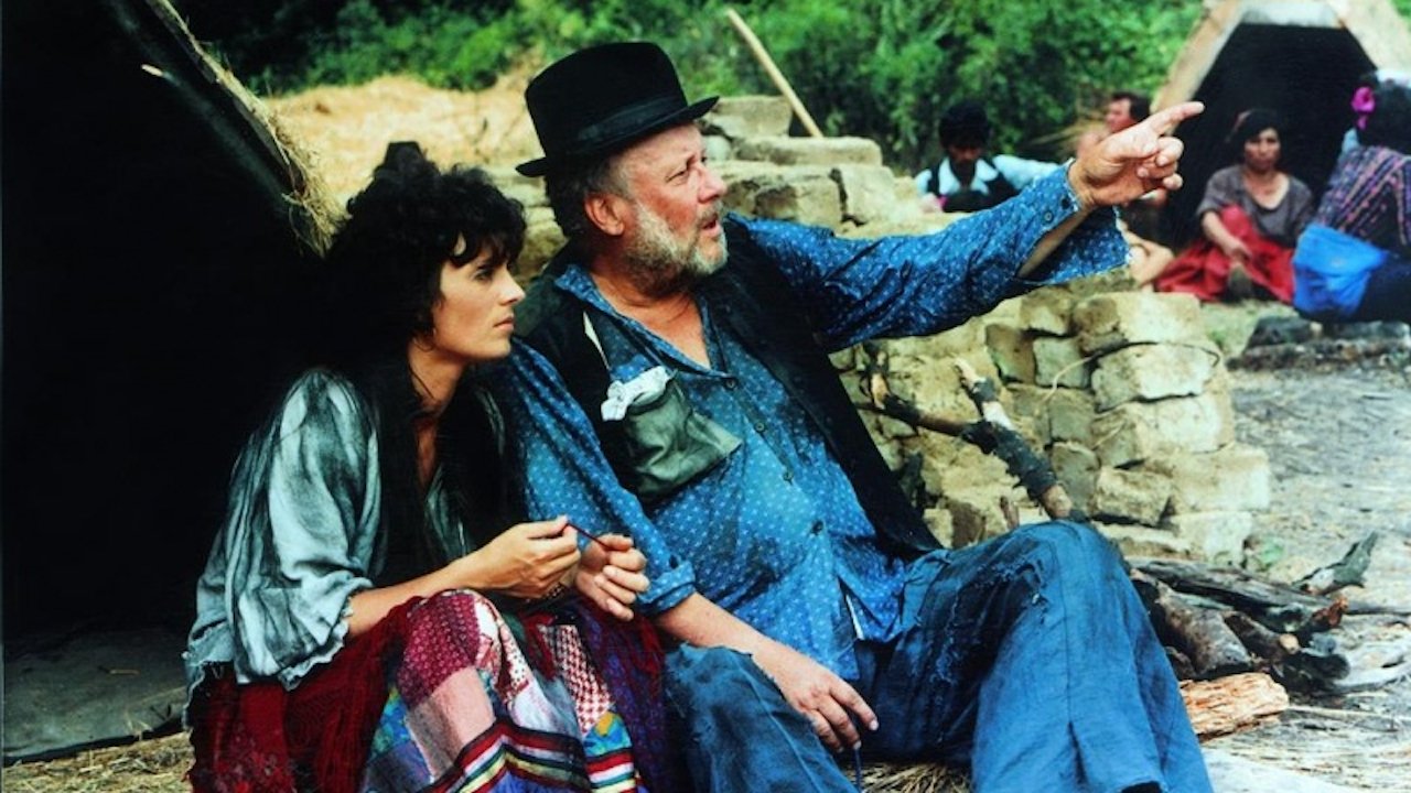 Backdrop for Átok és szerelem