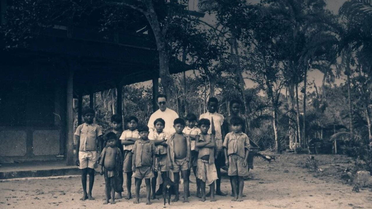 Backdrop for Pensionnats catholiques de Guyane, la blessure