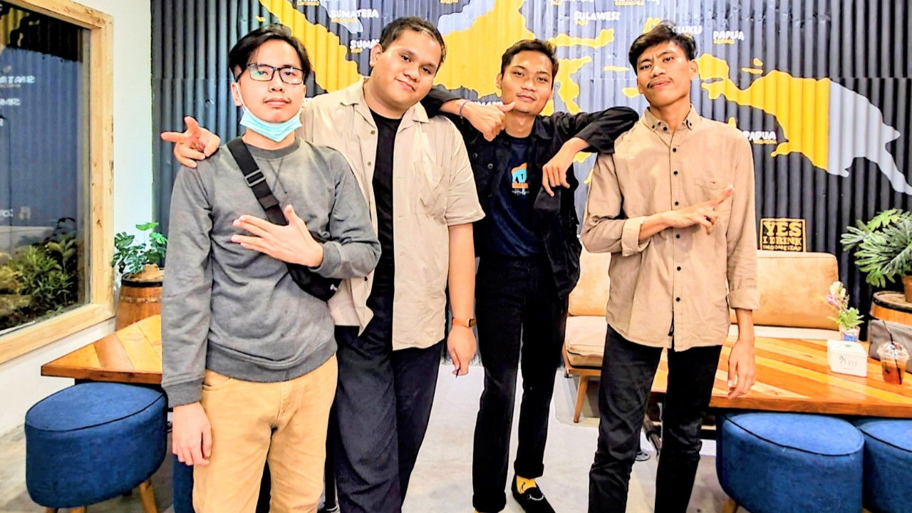 Backdrop for The All New Hafiz & Friends