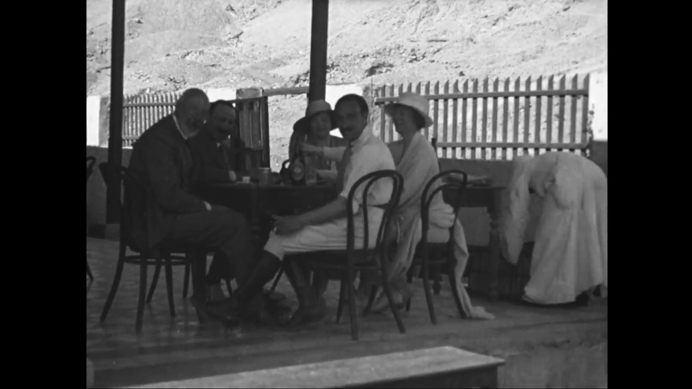 Backdrop for Tut-ankh Amen's Tomb (Daily Sketch Topical Budget 600-1)