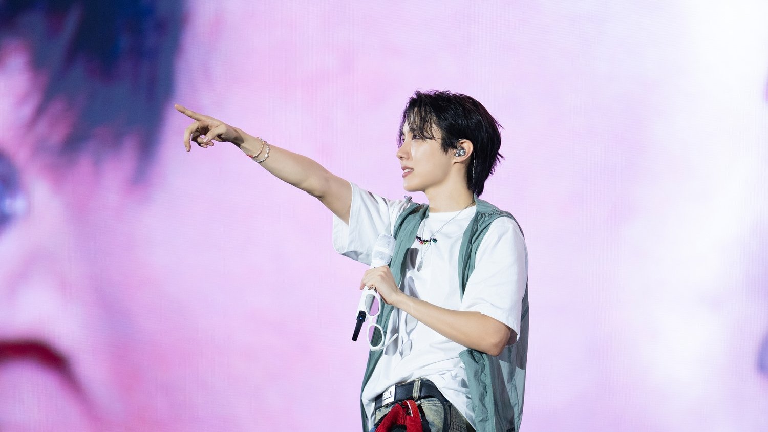 Backdrop for j-hope Tour 'HOPE ON THE STAGE' THE MOVIE