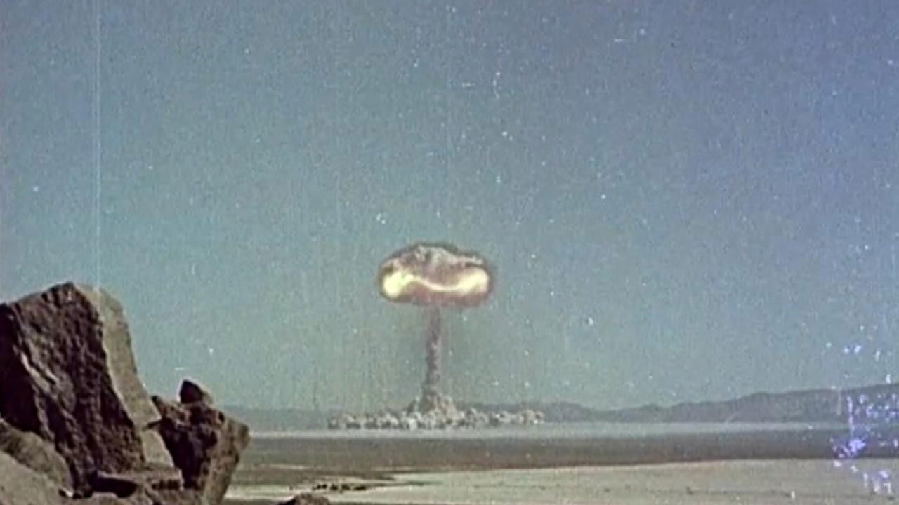 Backdrop for Bombe atomique : Les Secrets d'un compte à rebours