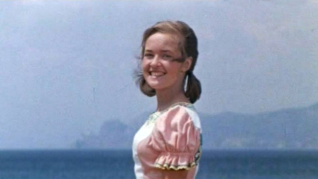 Backdrop for Don't Cry, Girl