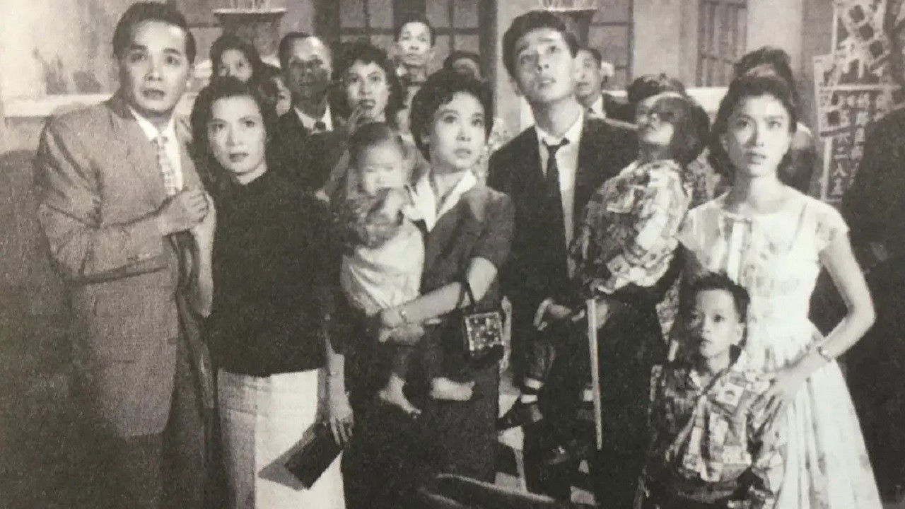 Backdrop for 三女性