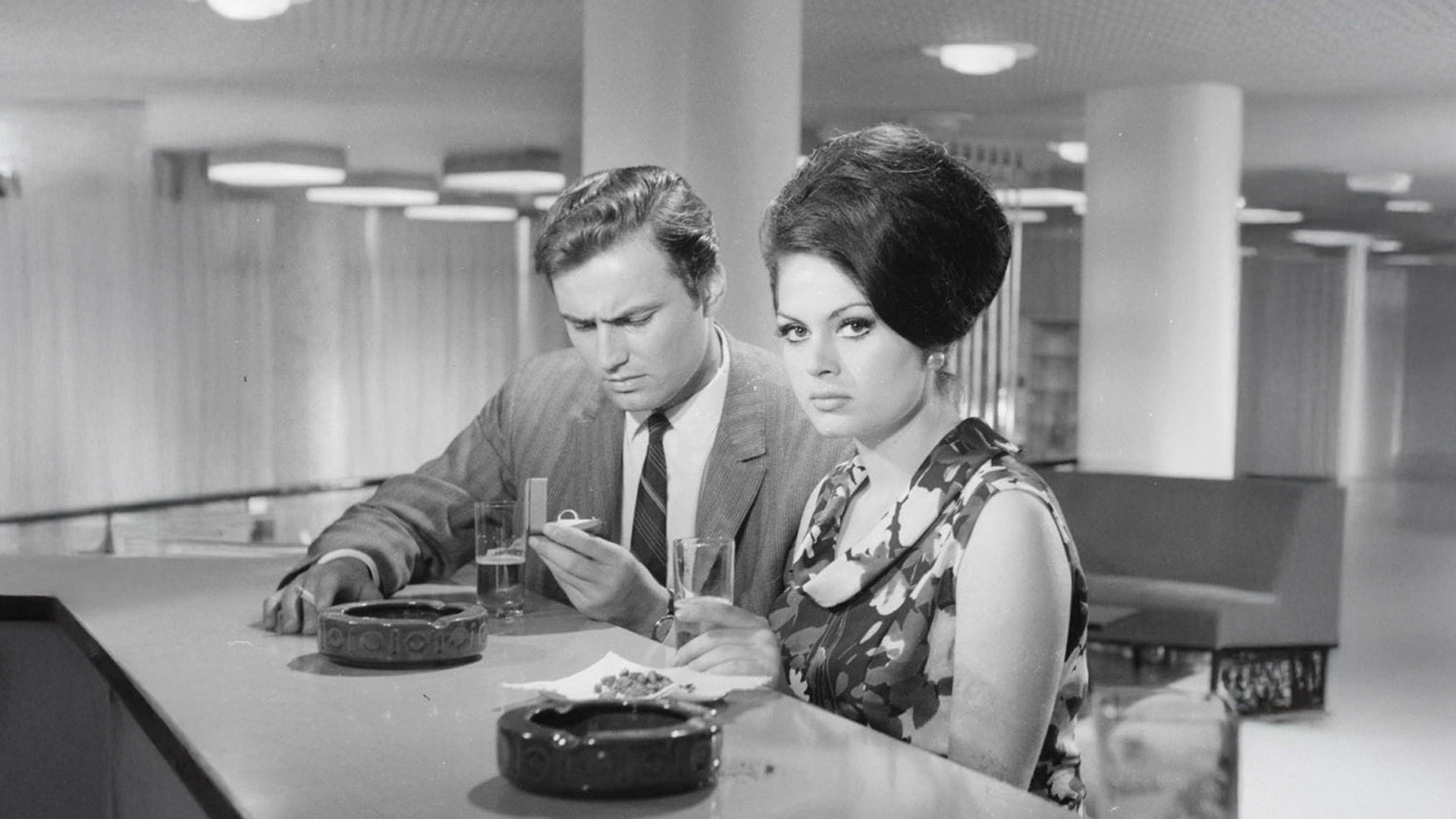 Backdrop for Seven Kadın Unutmaz