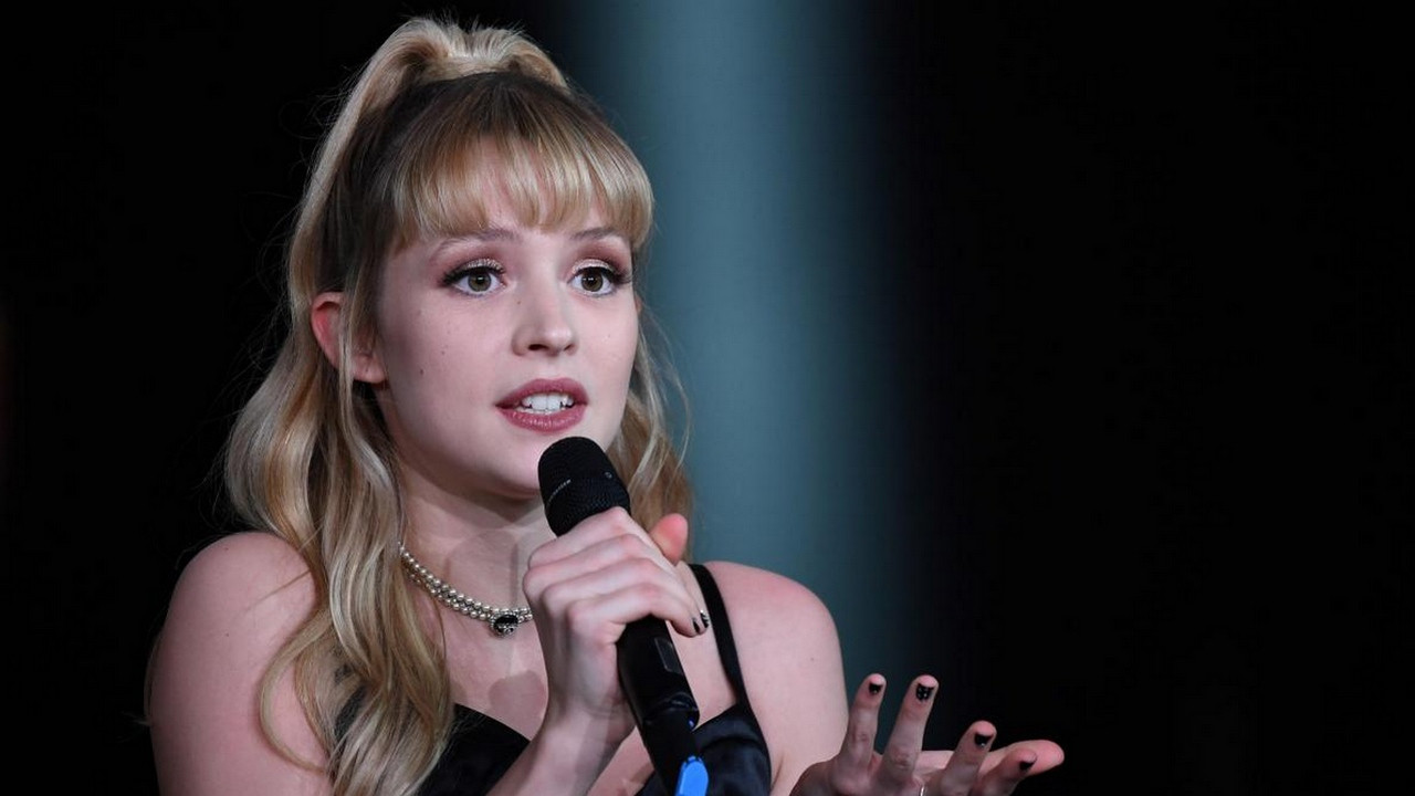 Backdrop for La story d'Angèle