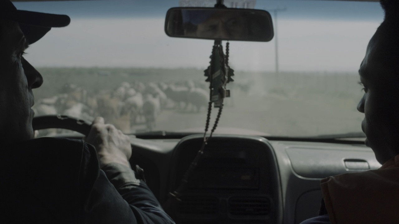 Backdrop for Desde tu sombra