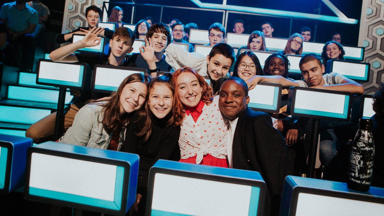 Backdrop for 100 Geniuses