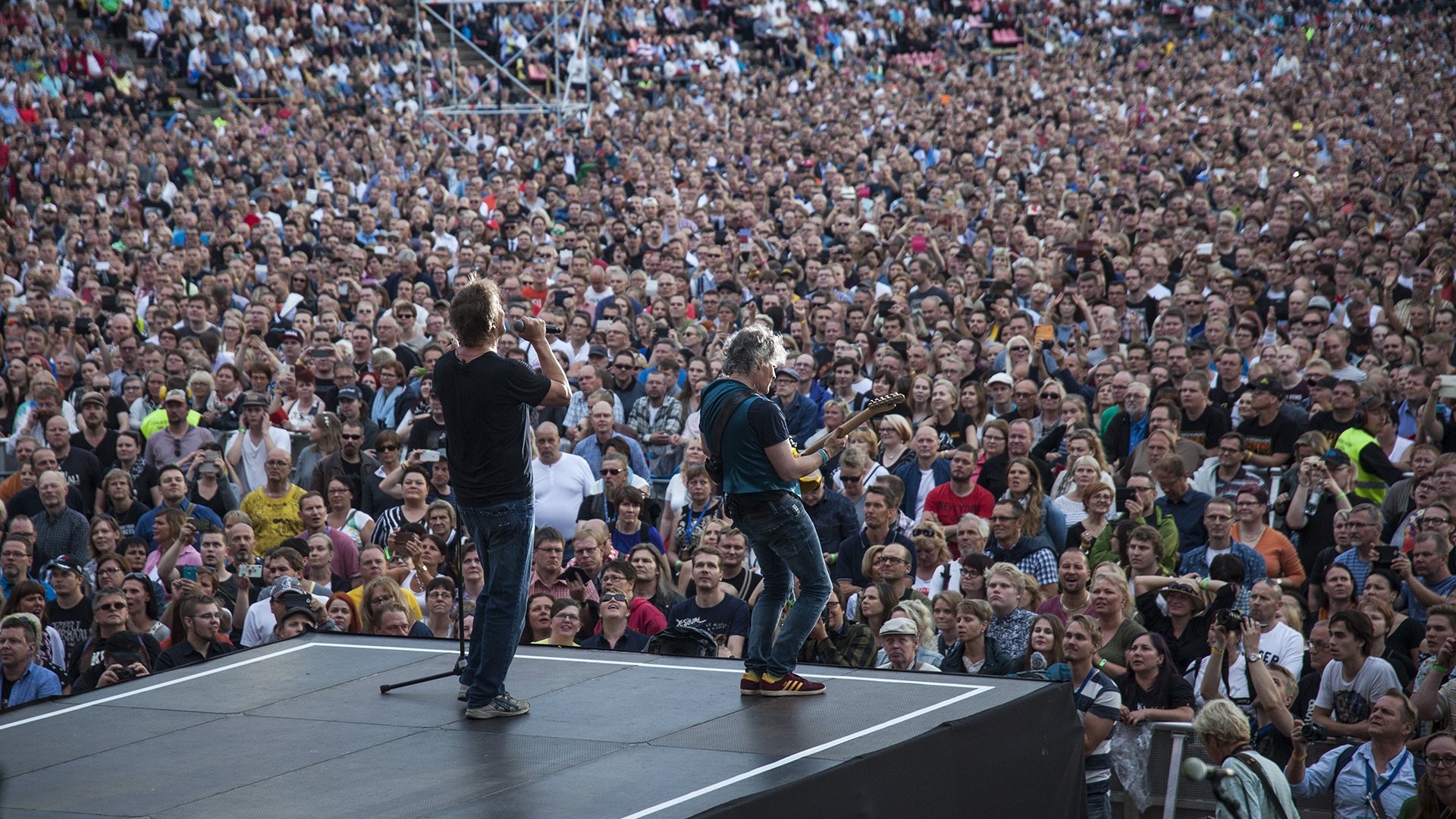 Backdrop for Eput the Movie