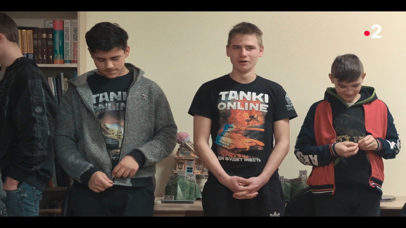 Backdrop for Younost, une jeunesse russe