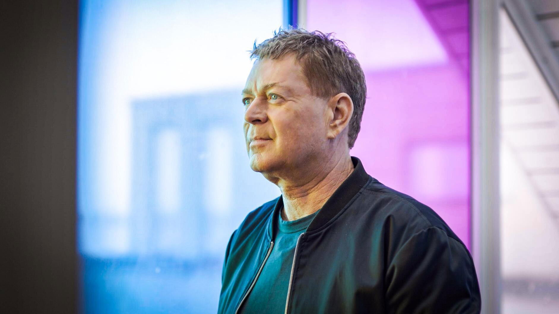 Backdrop for Under regnbuen - med Peter Frödin