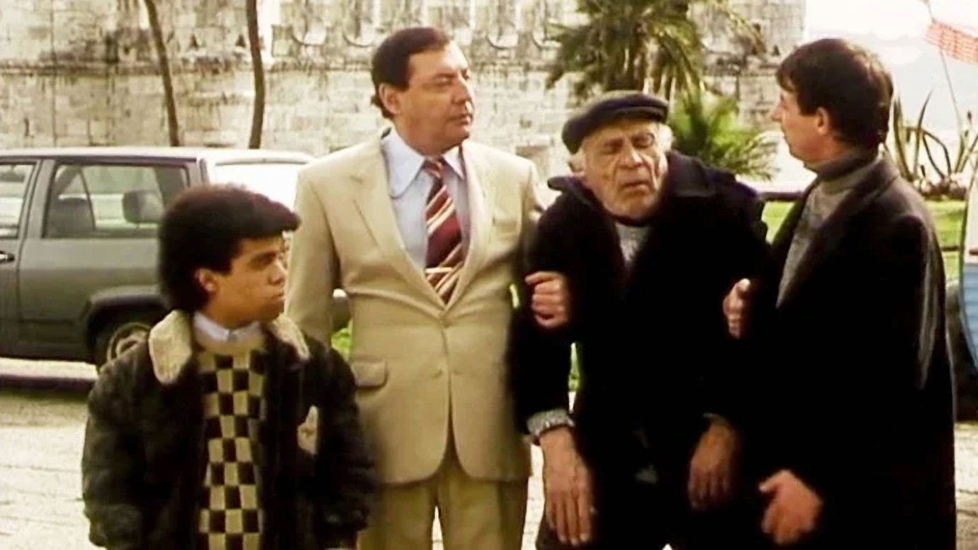 Backdrop for Ladrão que Rouba a Anão Tem Cem Anos de Prisão