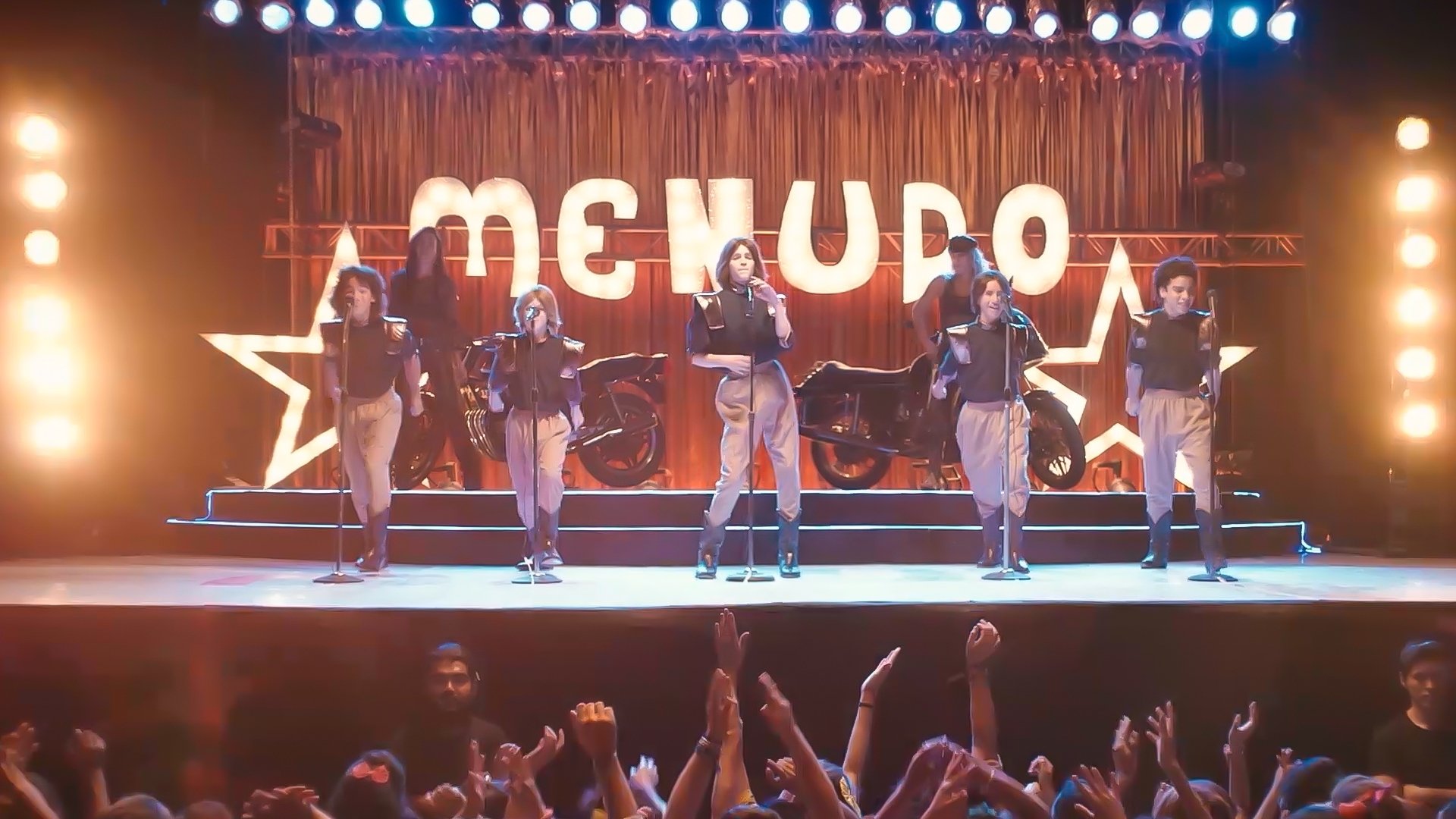 Backdrop for Súbete a mi moto