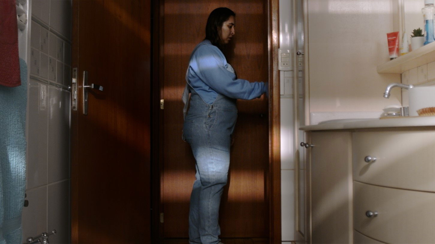 Backdrop for Sob a Pele