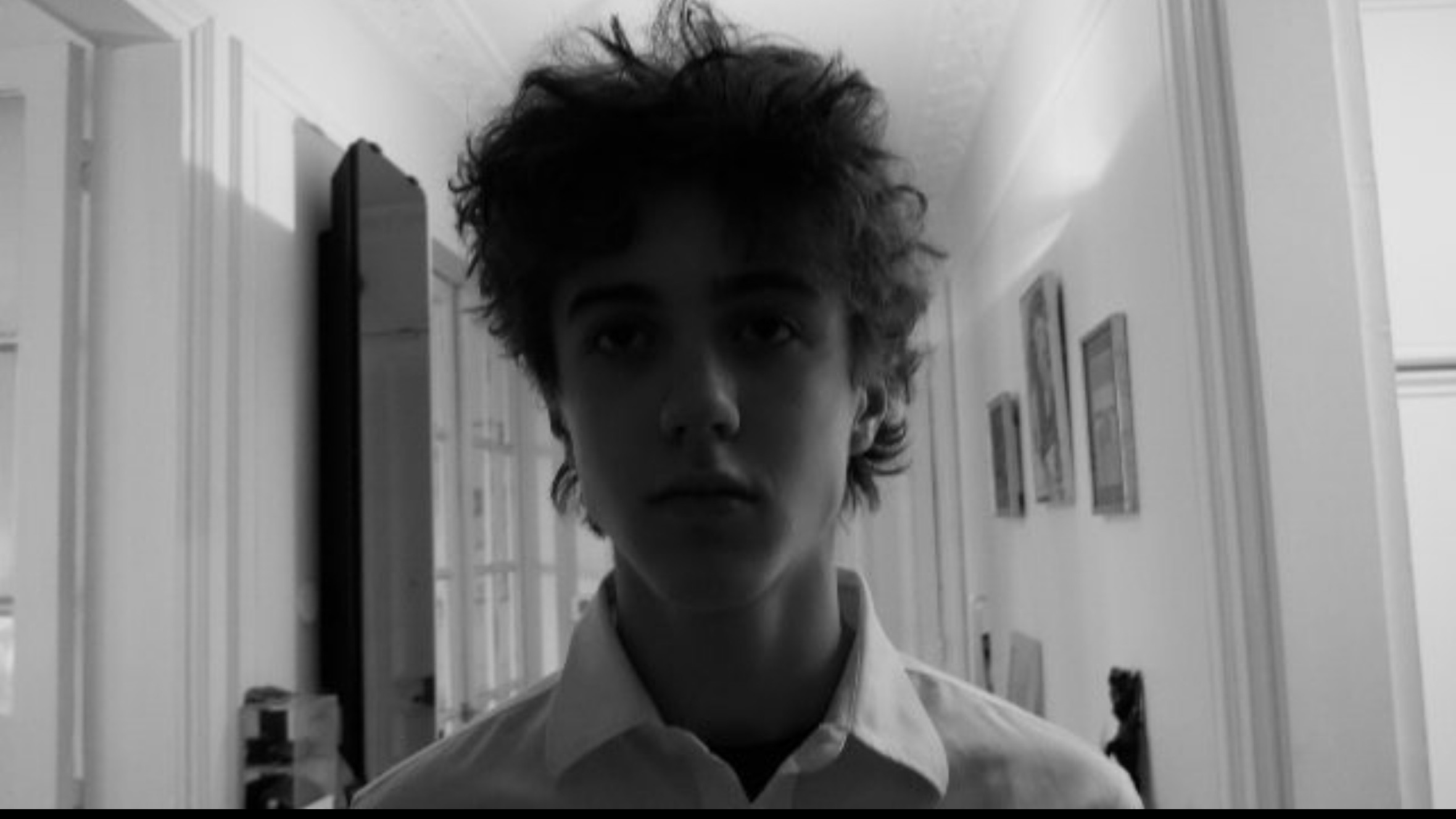 Backdrop for Blonds aux yeux bleus