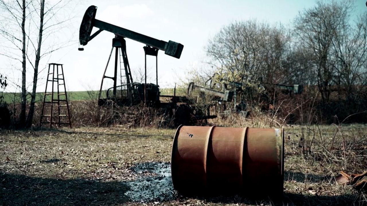 Backdrop for 1939-1945 : la guerre du pétrole