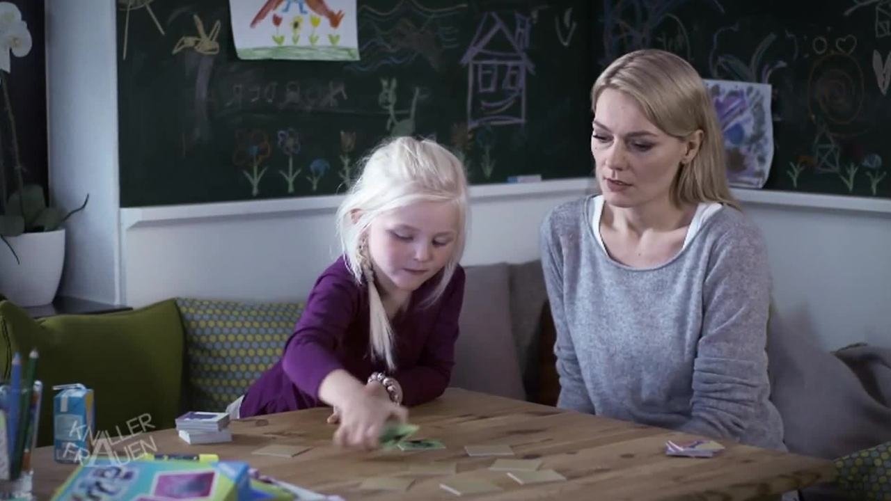 Backdrop for Knallerfrauen