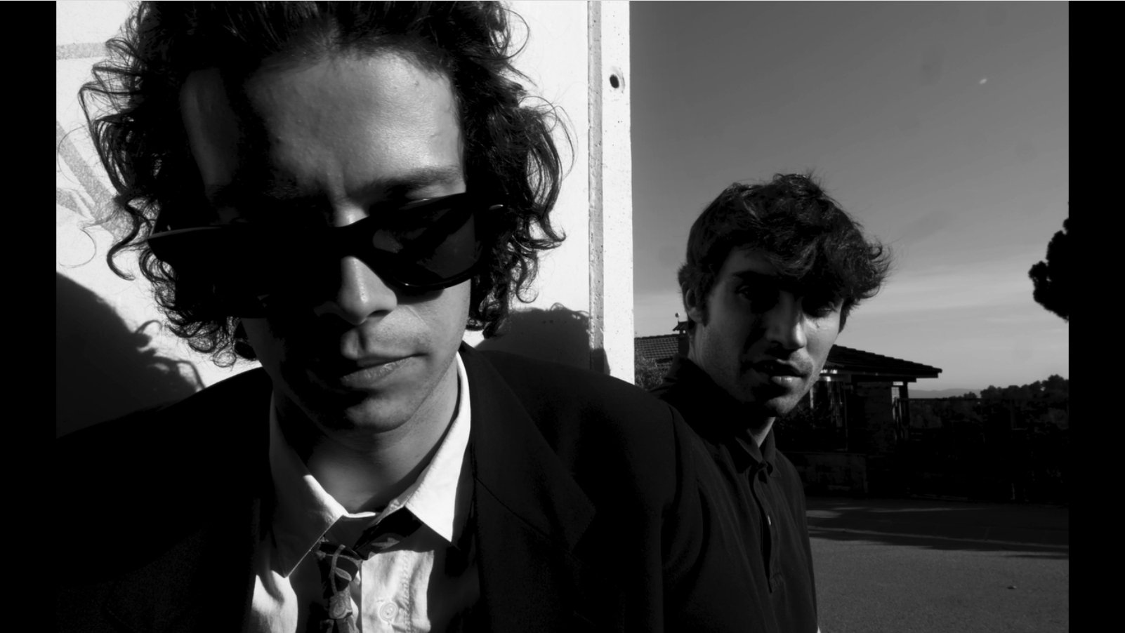 Backdrop for Los pobres aman con las manos