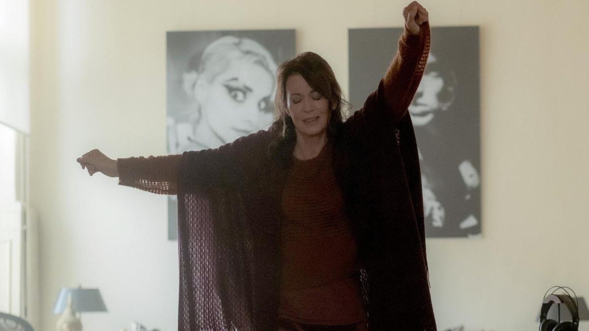 Backdrop for Und dann steht einer auf und öffnet das Fenster