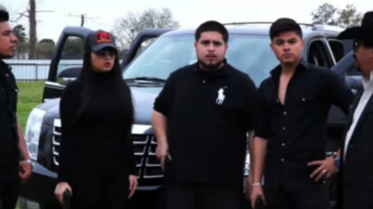 Backdrop for Los Alterados