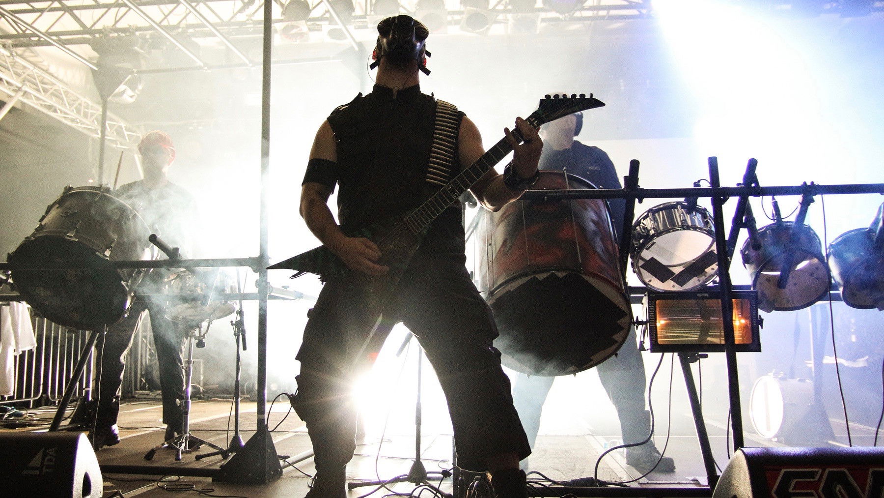 Backdrop for Feindflug ‎- ...Hinter Feindlichen Linien