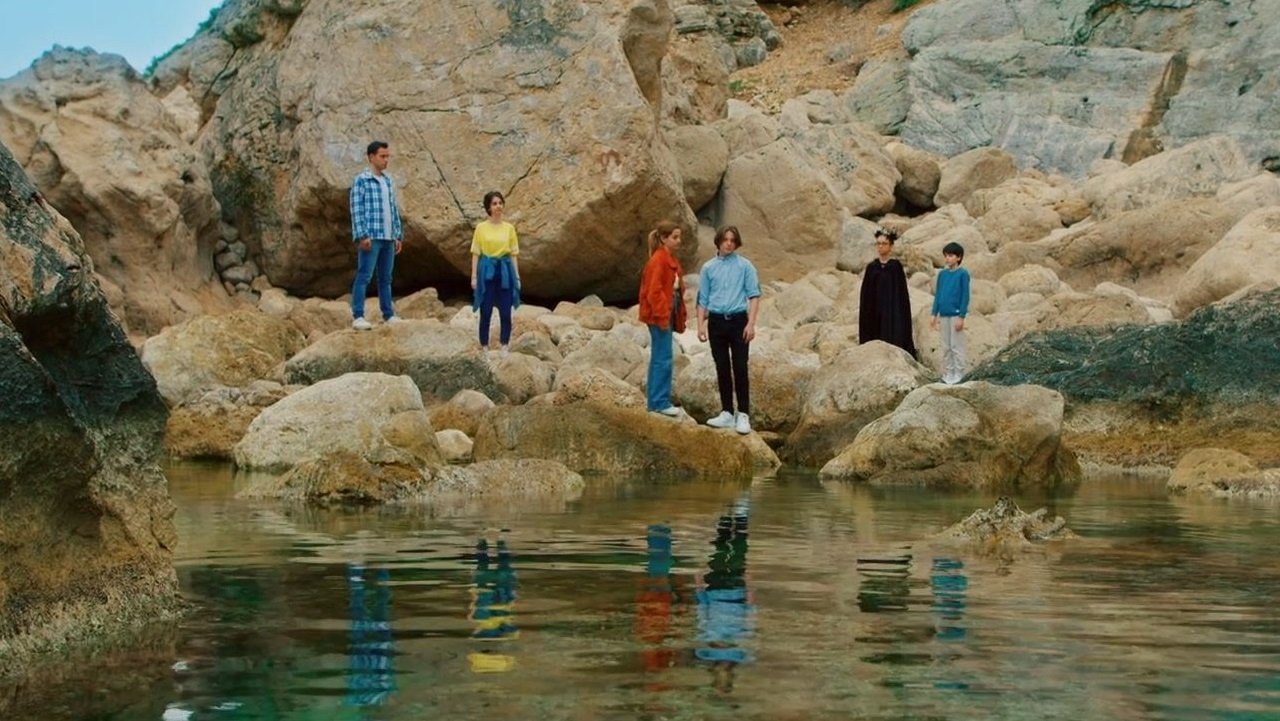 Backdrop for Masal Şatosu: Gizemli Misafir