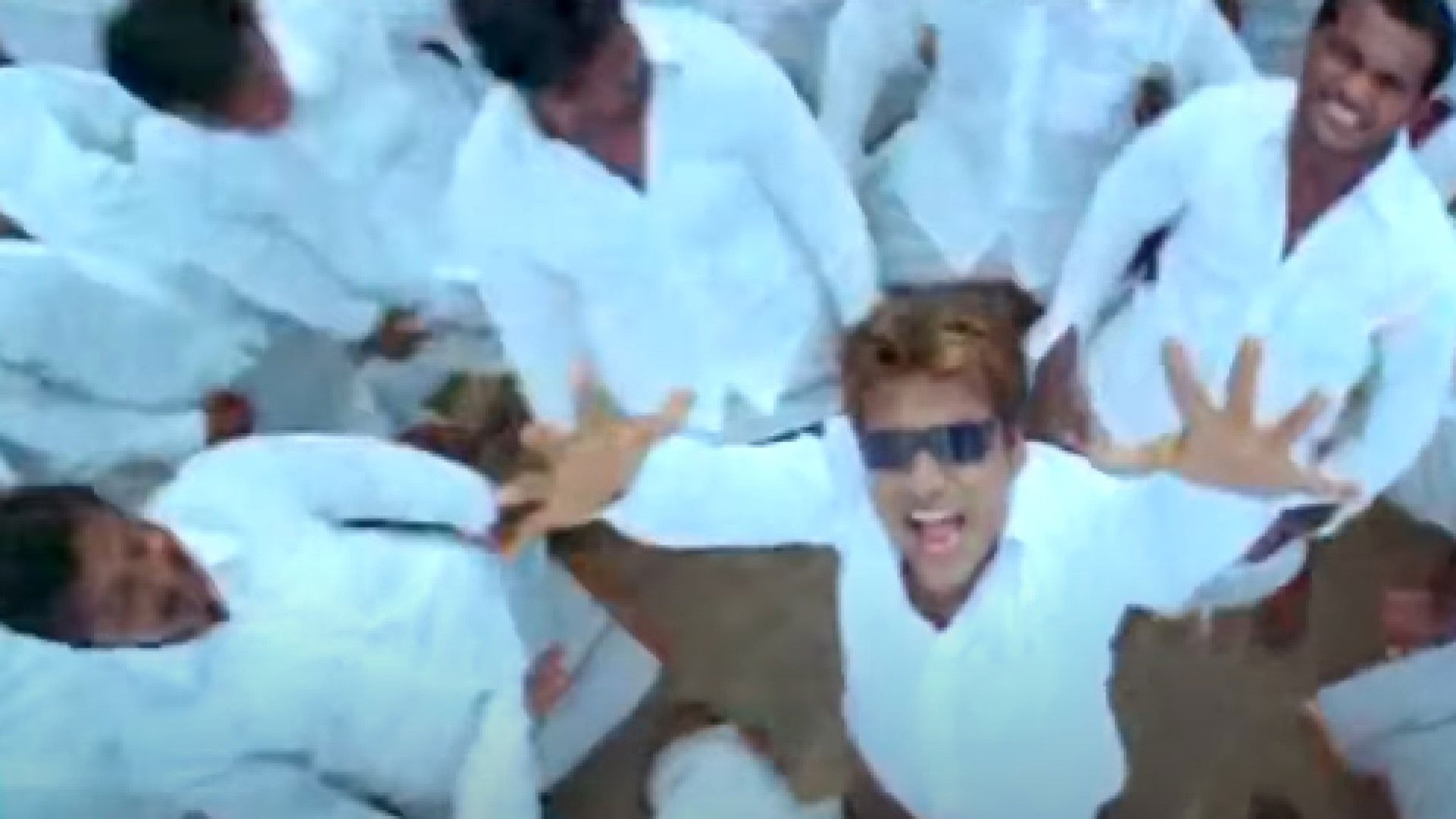 Backdrop for Ah Aah: Anbe Aaruyire