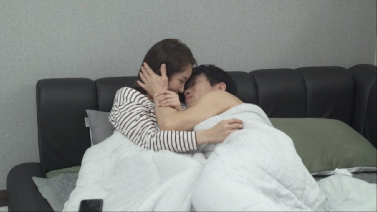 Backdrop for Lonely Dad: 20s Sex Partners