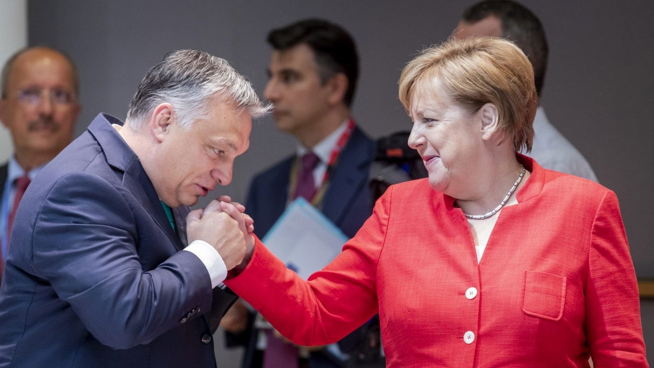 Backdrop for Hello, Dictator: Orbán, the EU and the Rule of Law