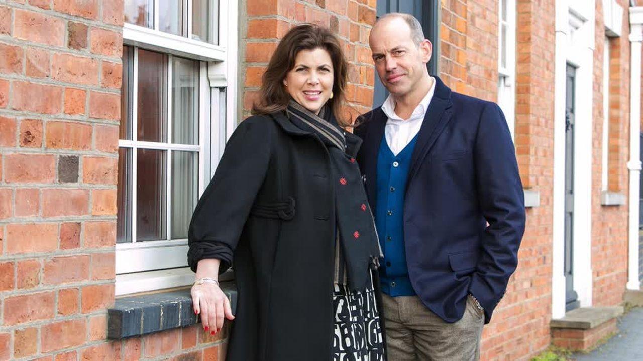 Backdrop for Kirstie And Phil's Love It Or List It