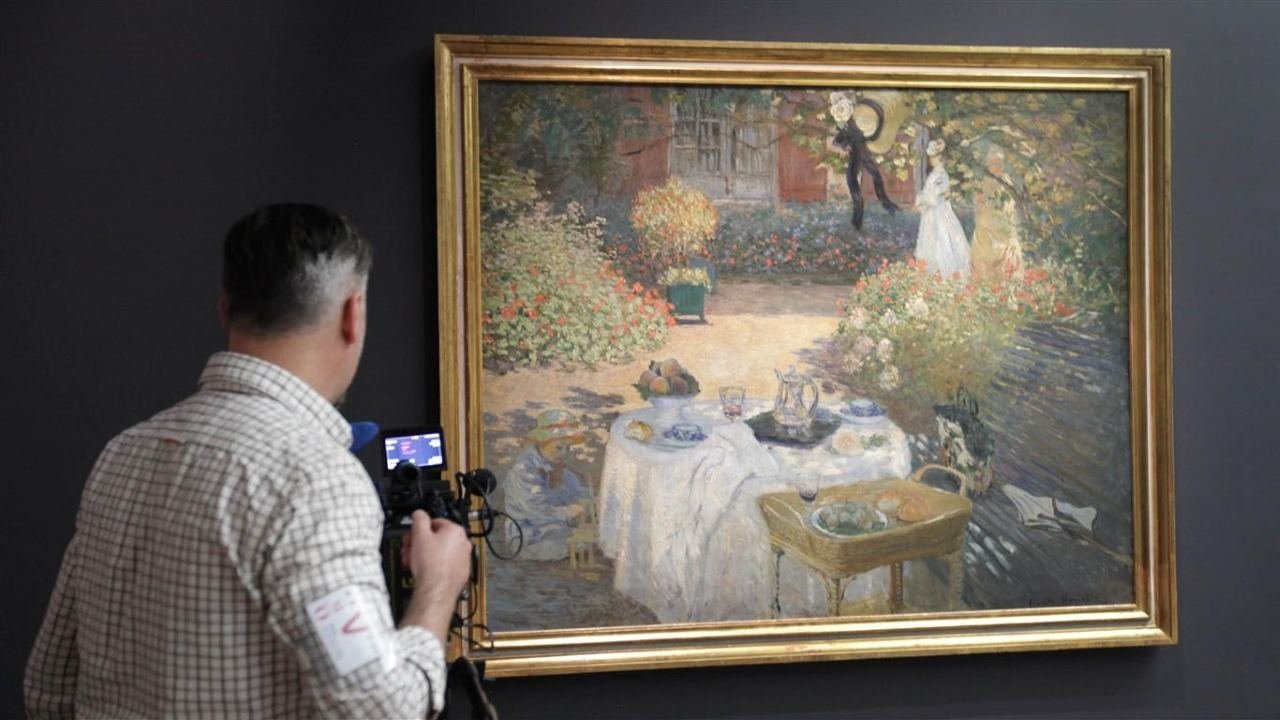 Backdrop for Great Art