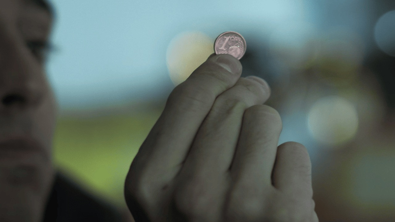 Backdrop for El céntimo