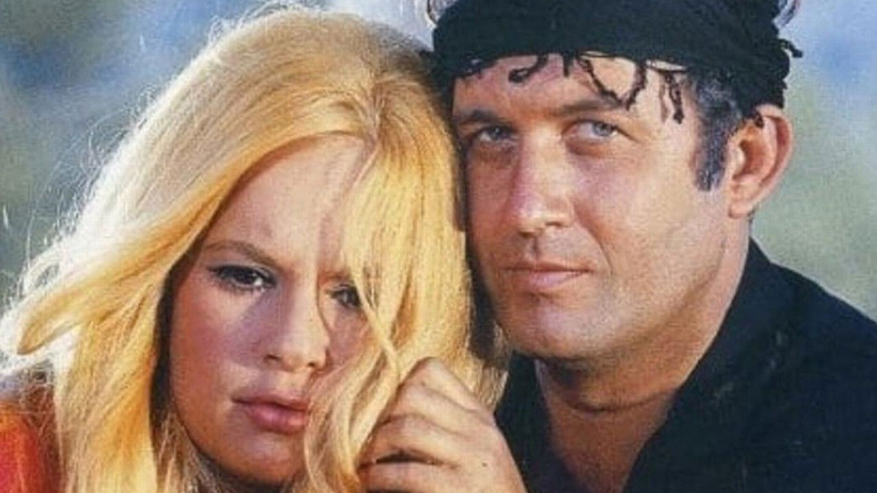 Backdrop for I Neraida Kai to Palikari