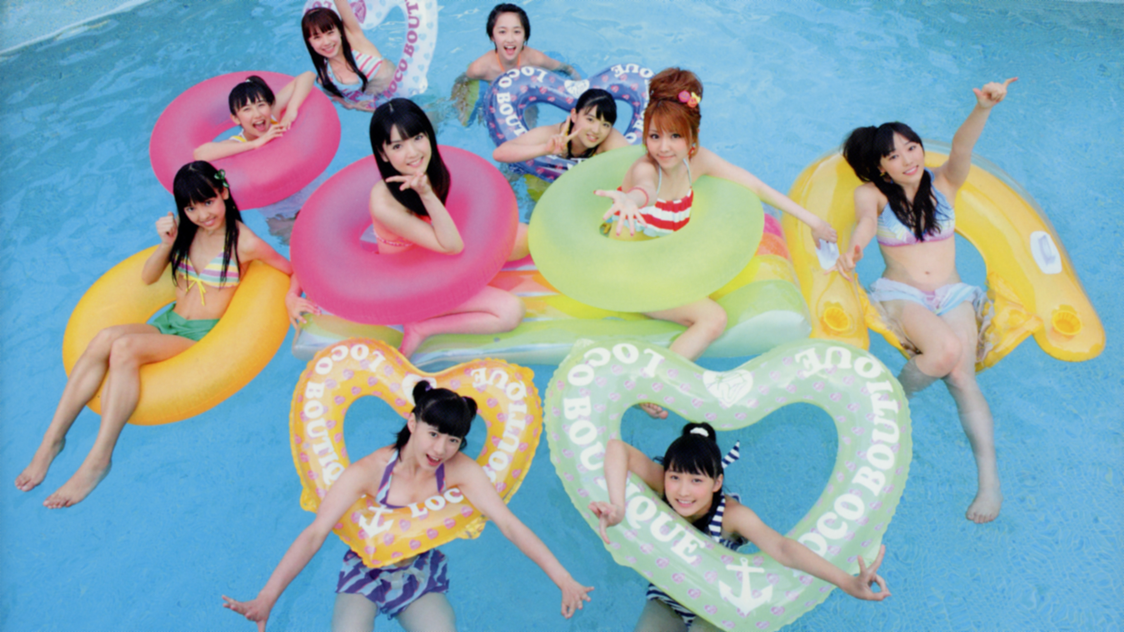 Backdrop for Alo-Hello! Morning Musume. Shashinshuu 2012
