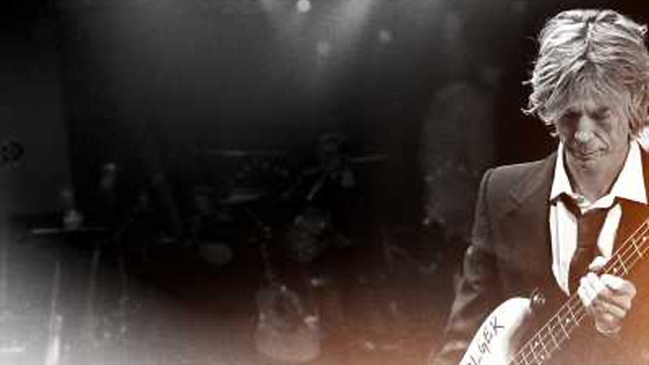 Backdrop for It's So Easy and Other Lies