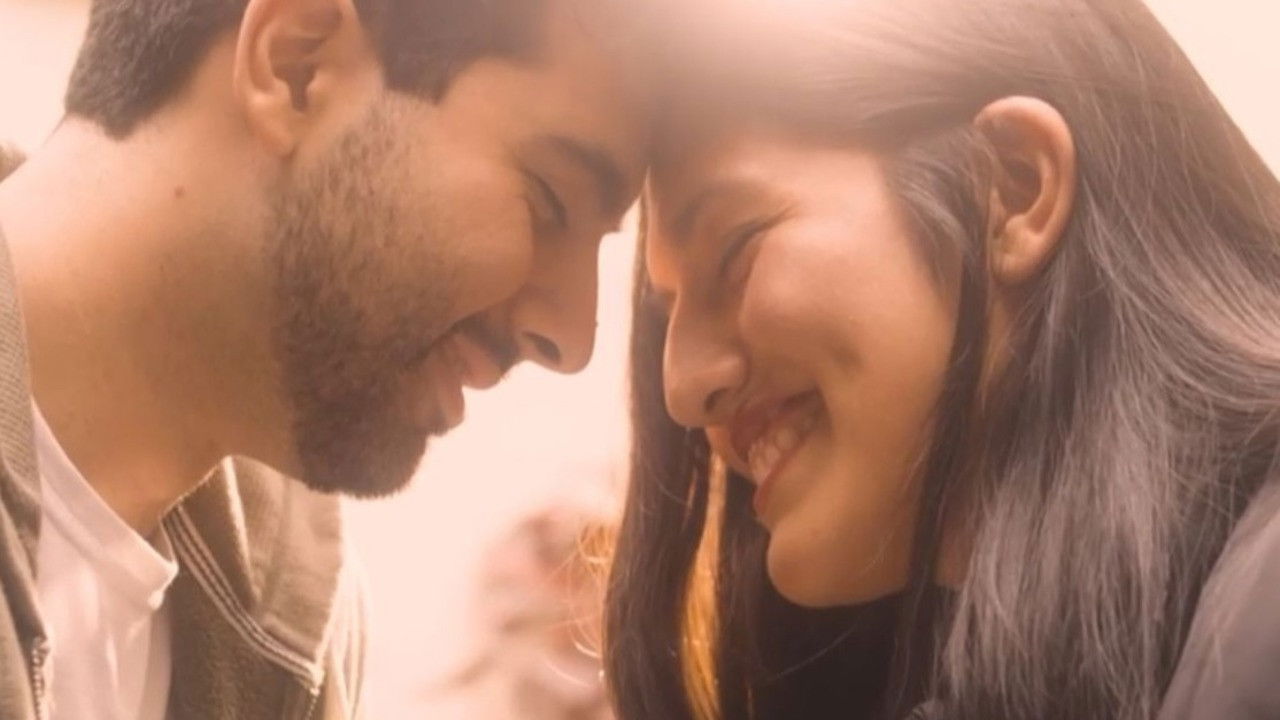 Backdrop for Una Polera Con Recuerdos