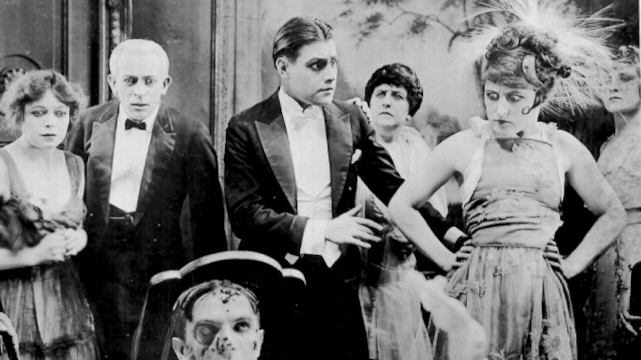 Backdrop for The Cabaret Girl