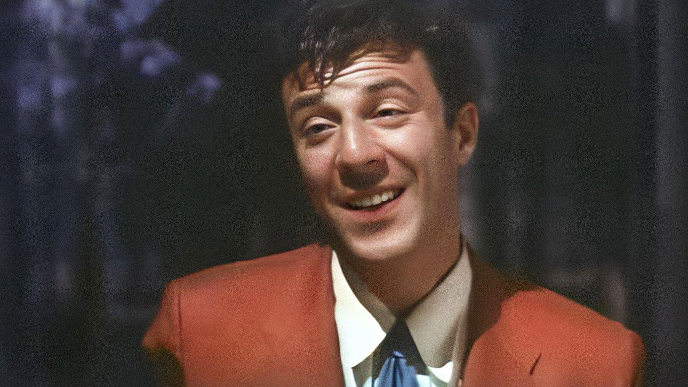 Backdrop for Evli Mi Bekar Mı