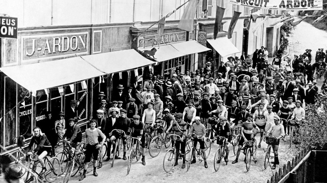 Backdrop for Paris in the Belle Epoque