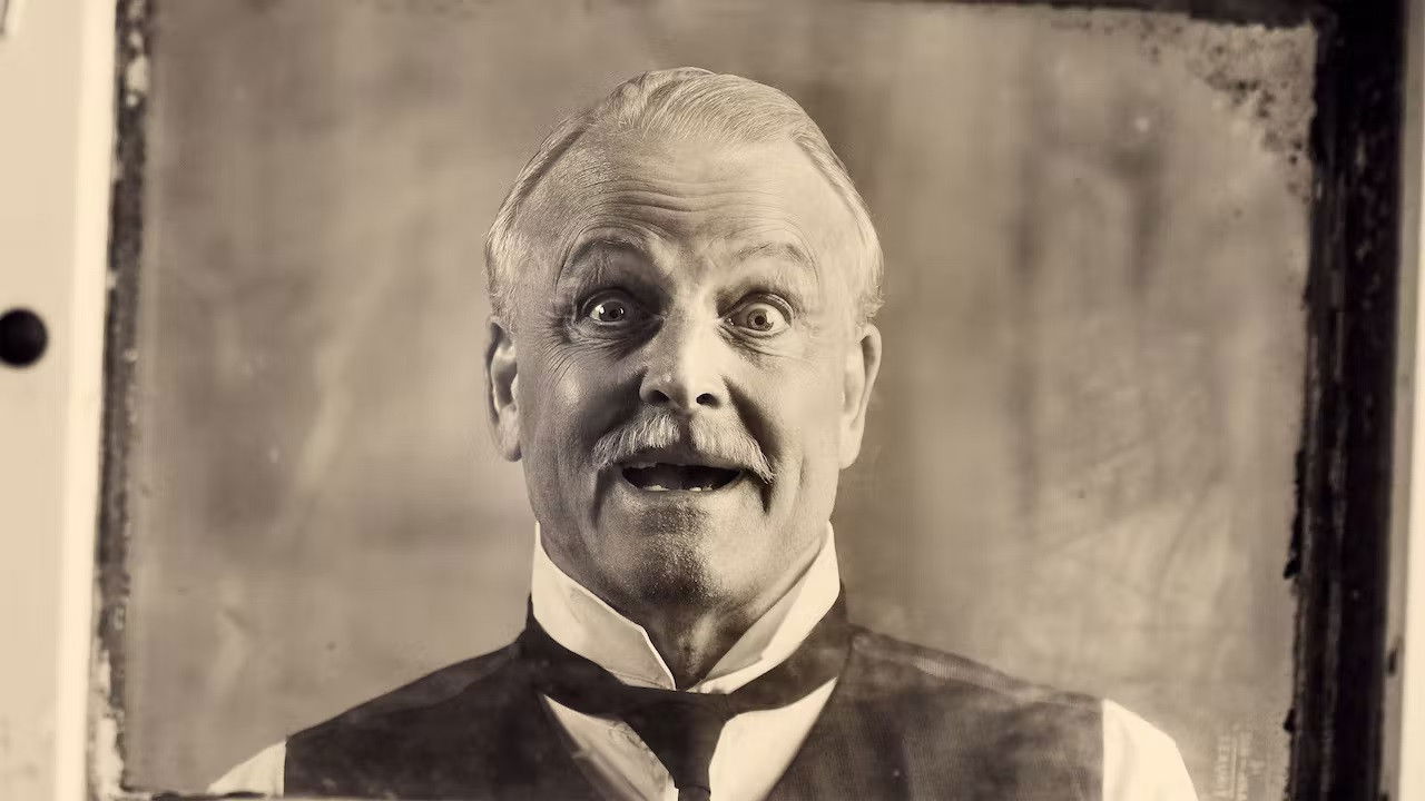 Backdrop for Jan Gintberg: Død eller leende