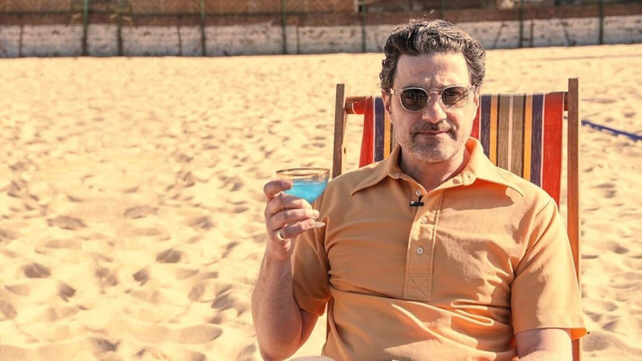 Backdrop for Holiday Scams: Don't Get Caught Out