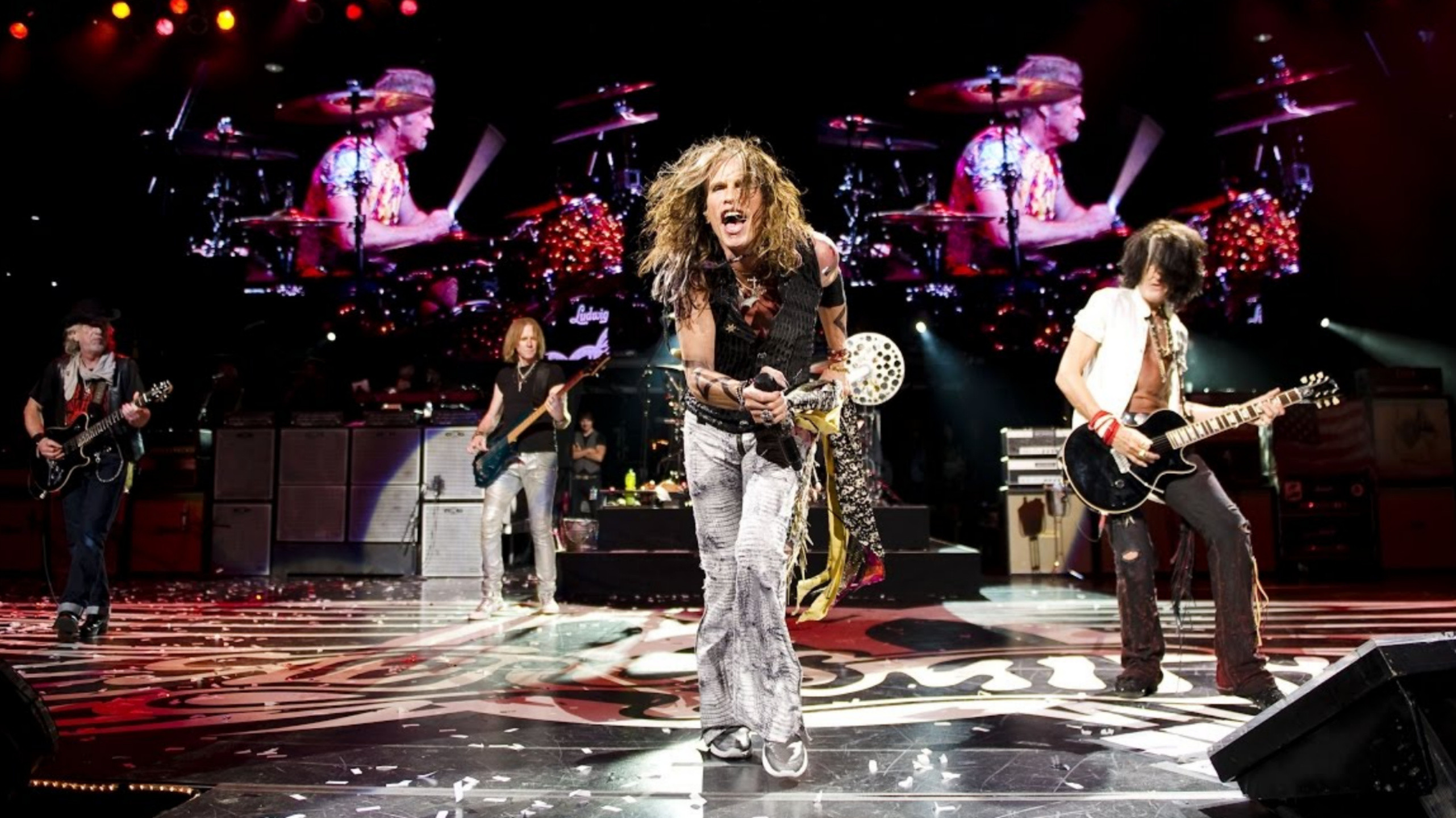 Backdrop for Aerosmith: live at Orlando 2001