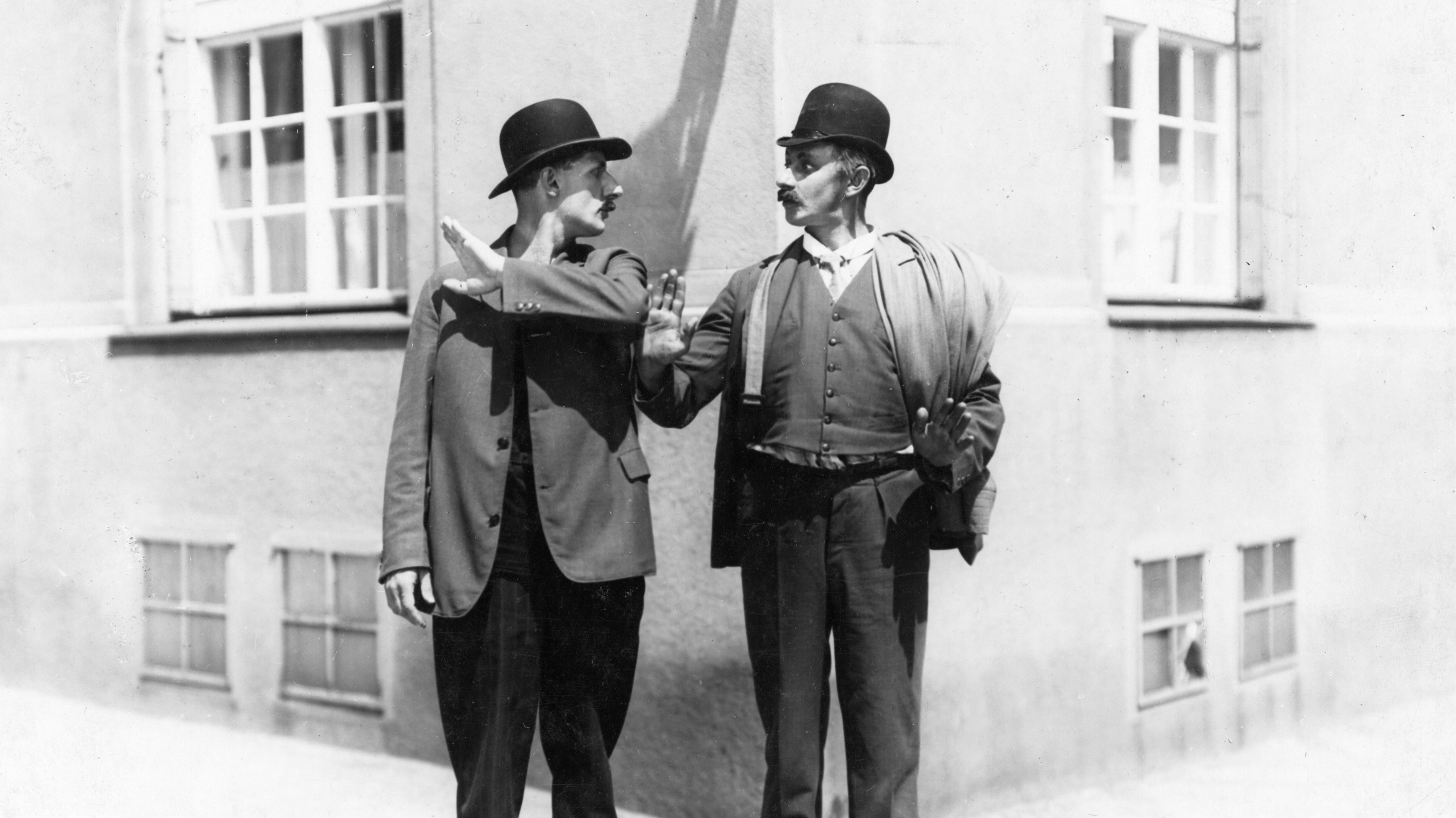 Backdrop for The Lovers of an Old Criminal