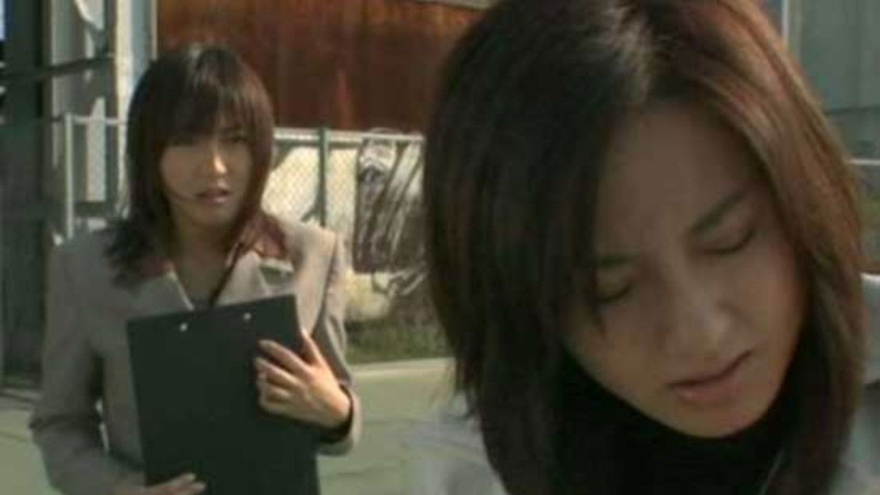 Backdrop for Zero Woman 2005