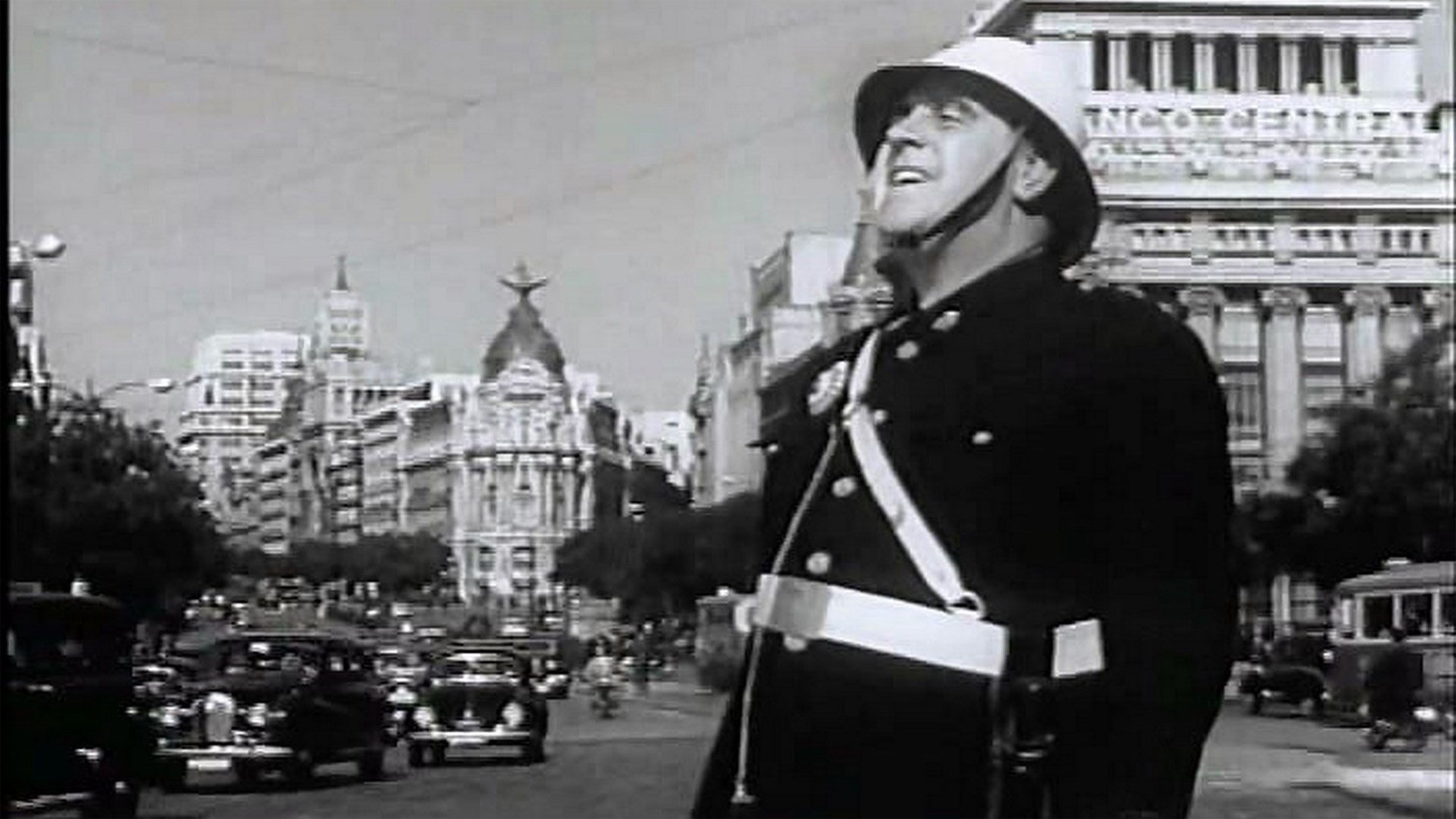 Backdrop for Manolo guardia urbano