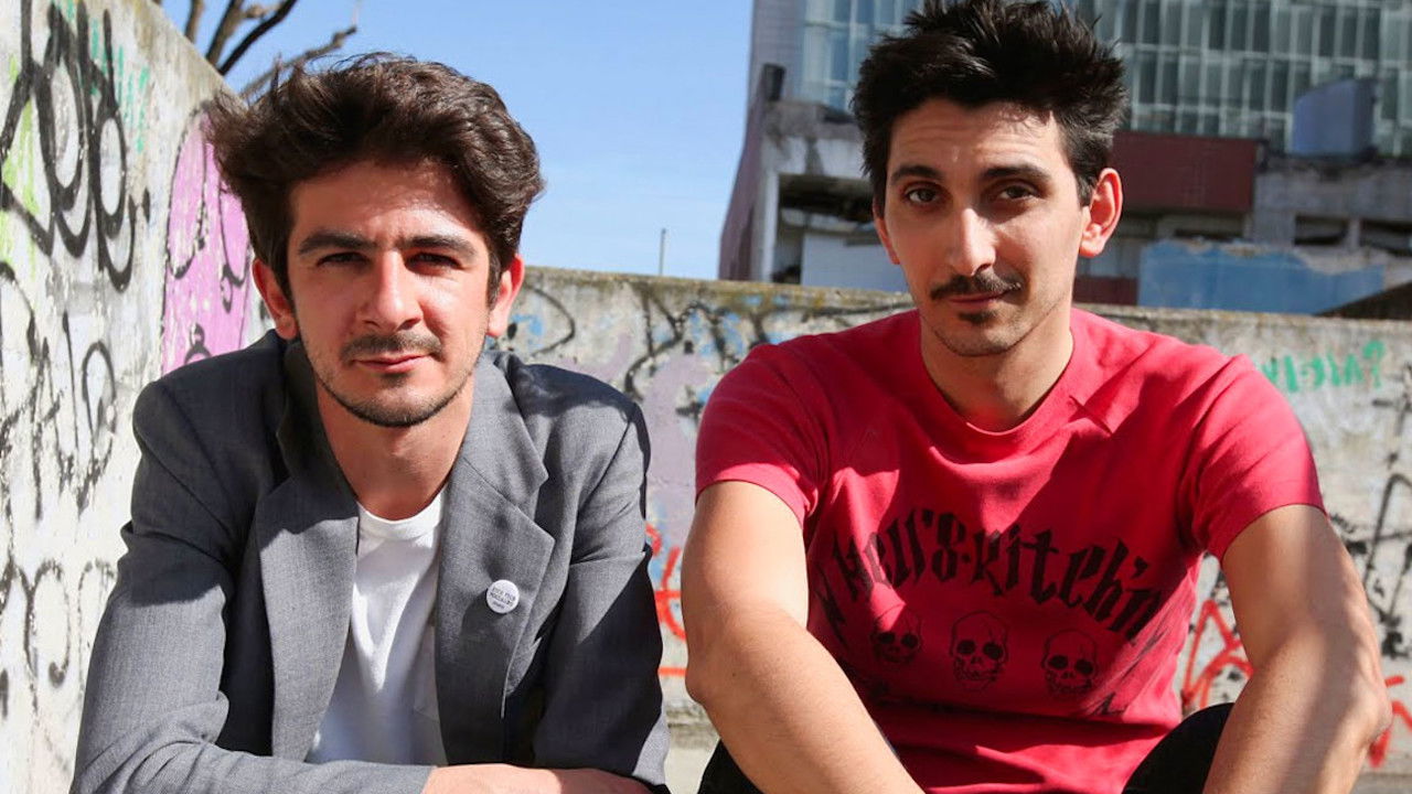 Backdrop for The Usual Idiots: The Movie