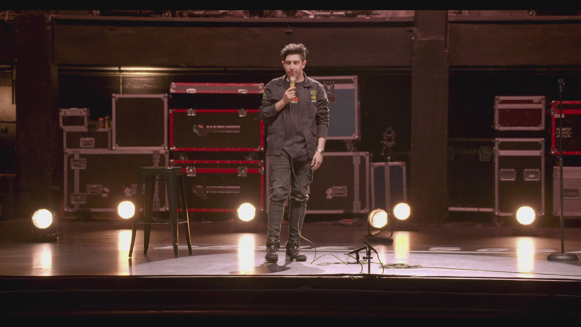 Backdrop for Daniel Sosa: Maleducado