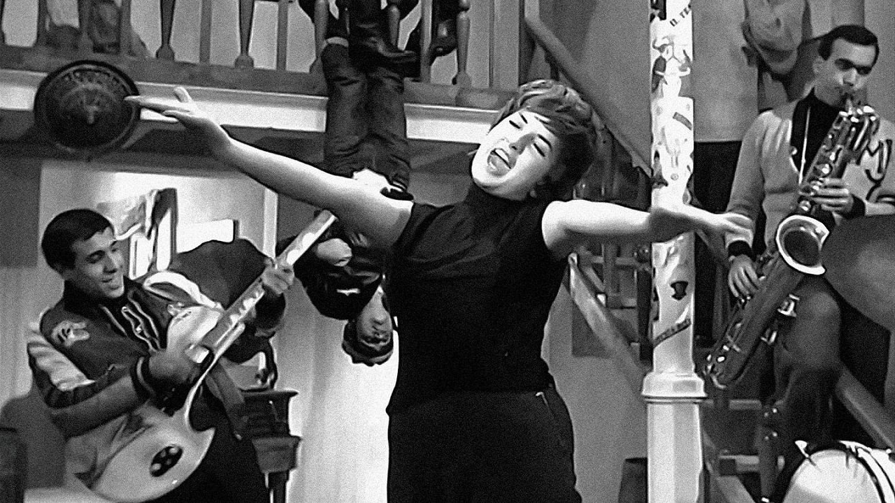 Backdrop for Howlers of the Dock