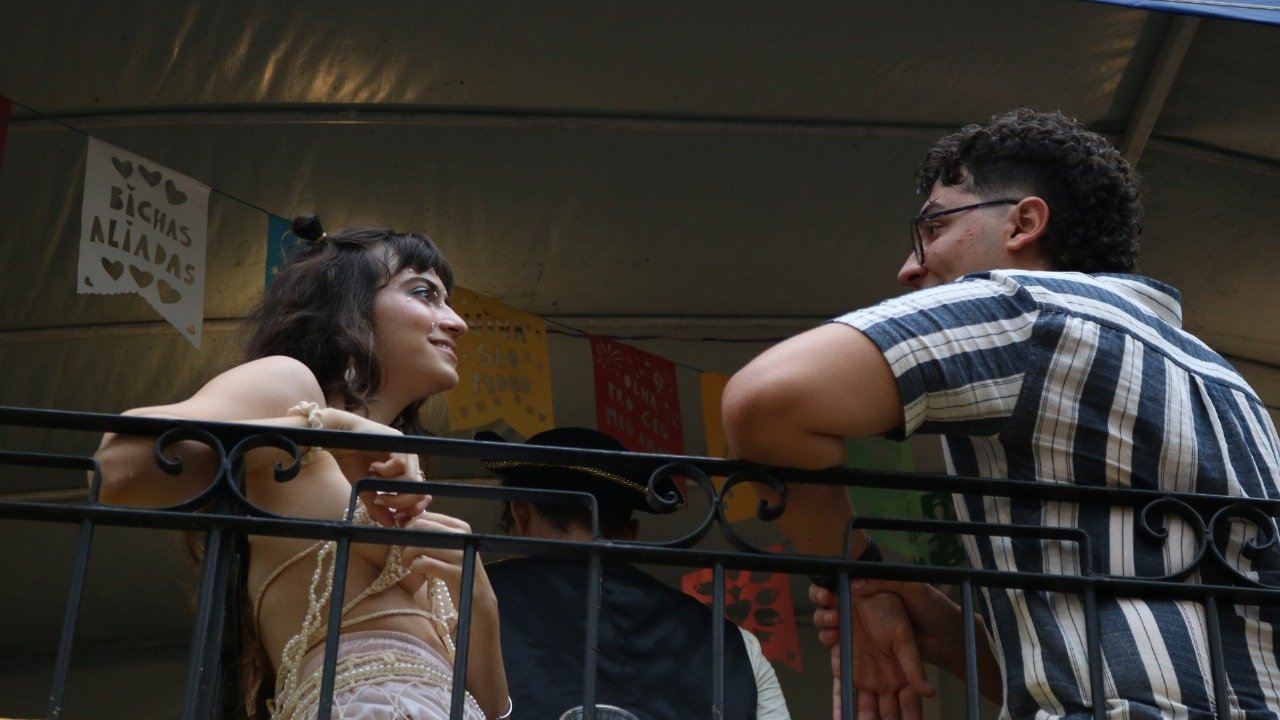 Backdrop for PASSAGENS