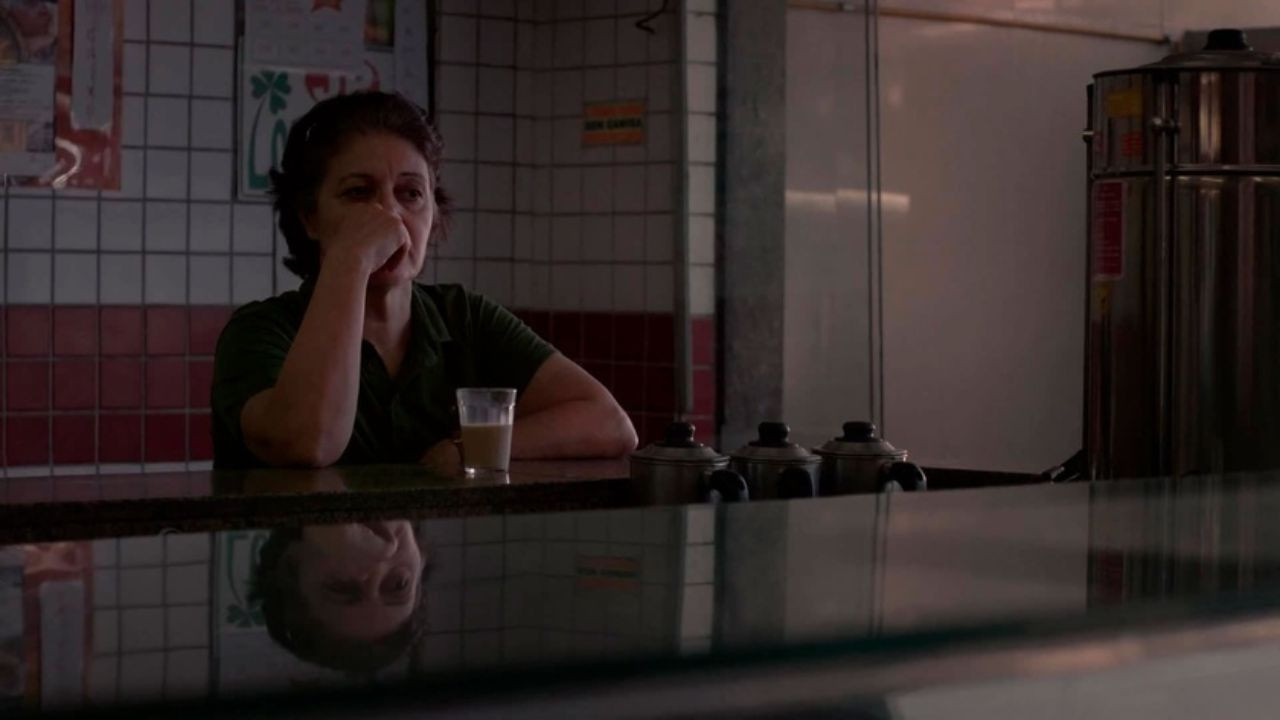 Backdrop for Por la ventana